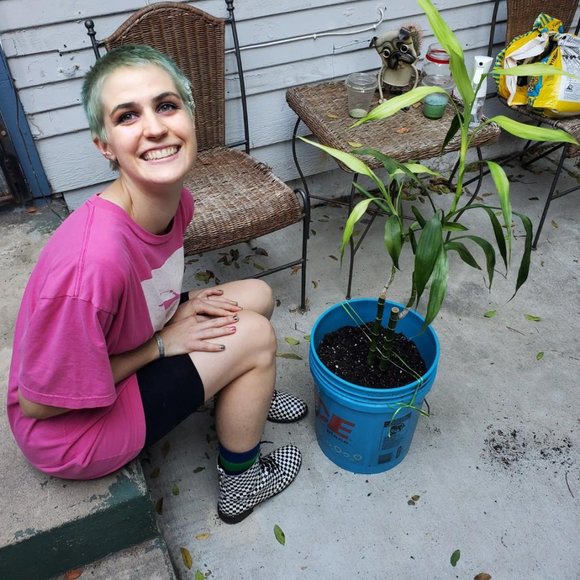 Meet your Posher, Allex - Picture 2 of 7